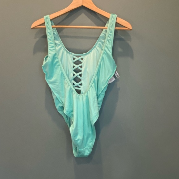 Bikini Lab One Piece - Picture 4 of 6